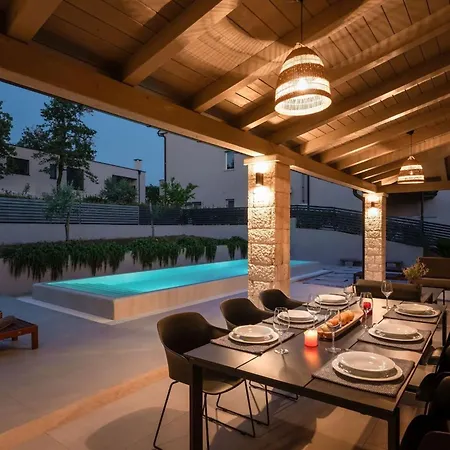 Modern Molindrio With Pool In Villa