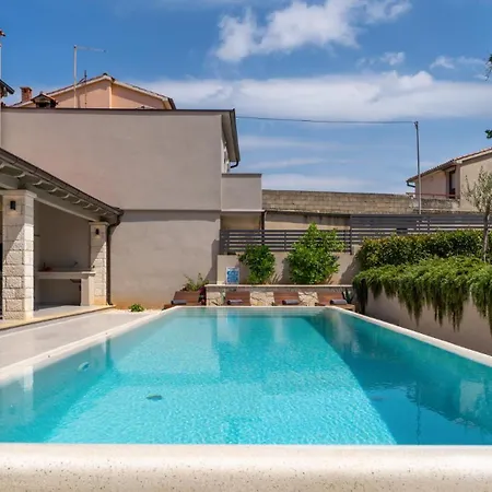 Modern Molindrio With Pool In Vila *