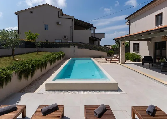 Modern Molindrio With Pool In Vila *