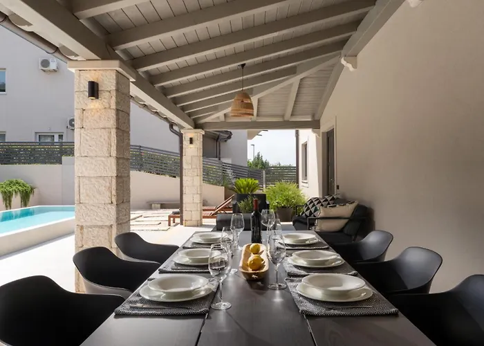 Modern Molindrio With Pool In Porec