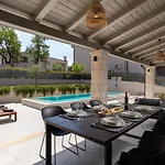 Modern Molindrio With Pool In
