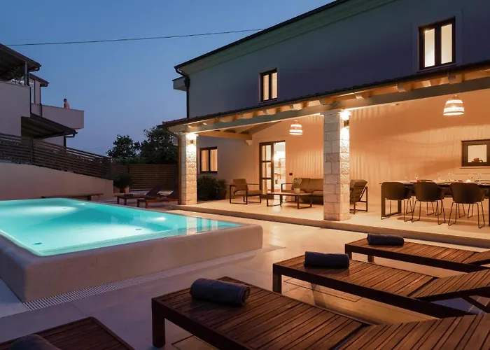Modern Molindrio With Pool In Villa