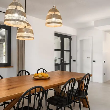 Modern Molindrio With Pool In Vila *