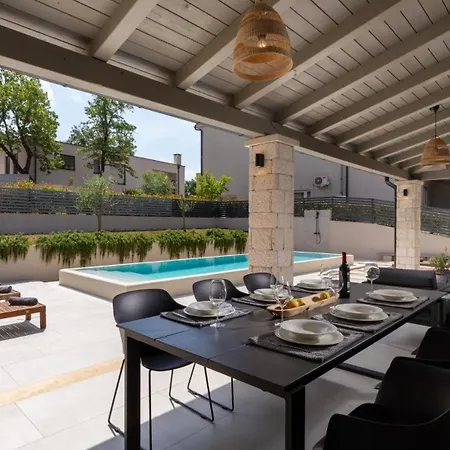 Modern Molindrio With Pool In